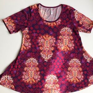 Medium LuLaRoe perfect T